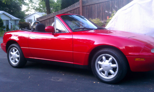 1990 Red Mazda MX-5 Miata Convertible
