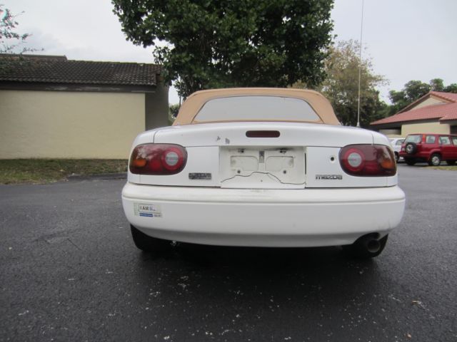 1991 White Mazda MX-5 Miata Convertible
