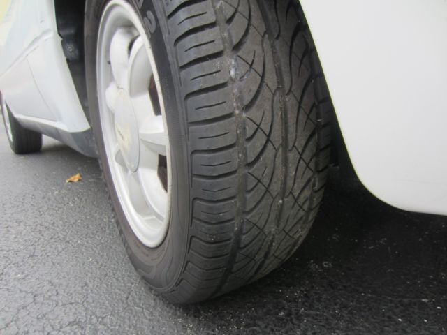 1991 White Mazda MX-5 Miata Convertible