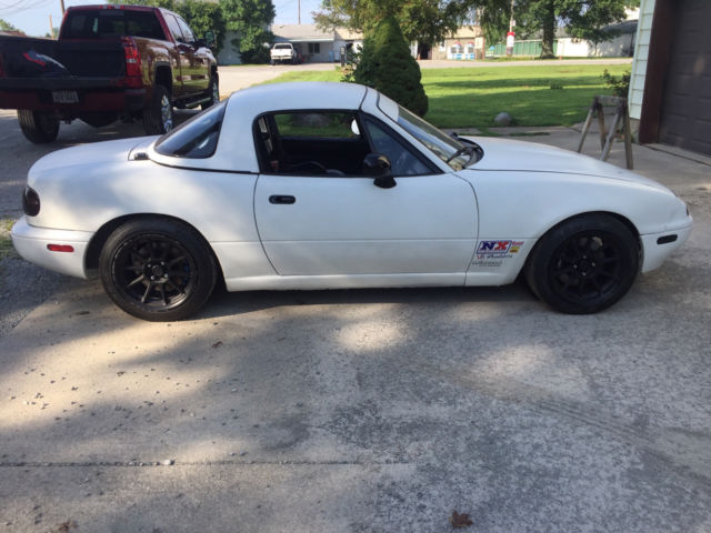 1994 White Mazda MX-5 Miata