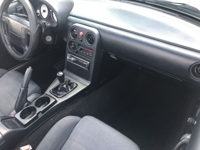 1990 Silver Mazda MX-5 Miata Convertible