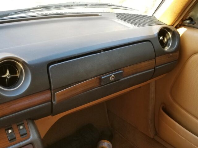 1981 Tan Mercedes-Benz 300-Series Sedan