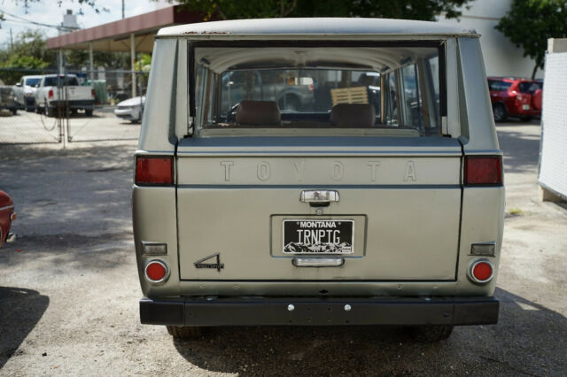 1971 Grey Toyota Land Cruiser SUV