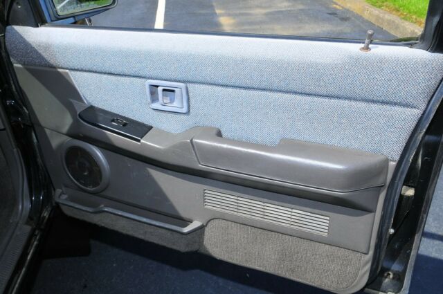 1990 Black Nissan Pathfinder SUV