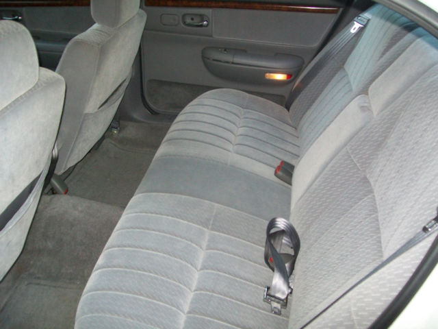 1994 White Chrysler New Yorker Sedan