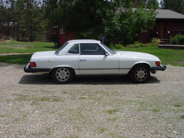 1977 White Mercedes-Benz 400-Series