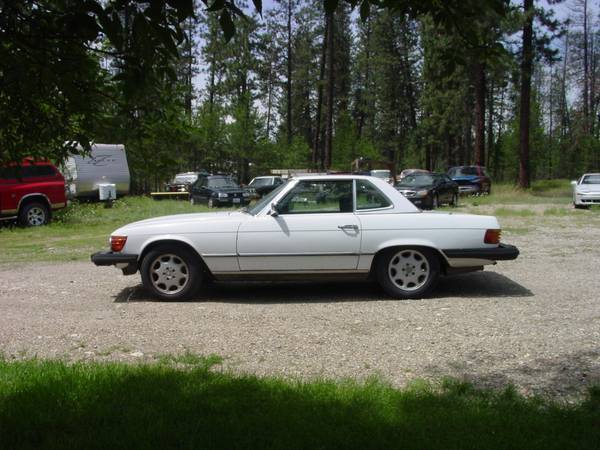 1977 White Mercedes-Benz 400-Series