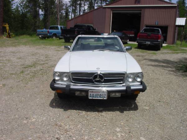 1977 White Mercedes-Benz 400-Series