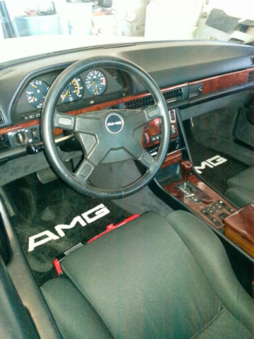 19830000 White Mercedes-Benz 500-Series Coupe