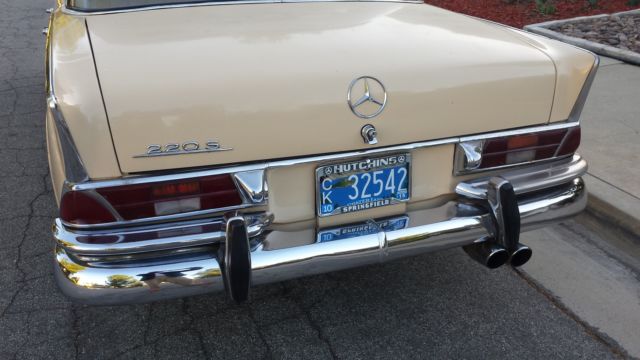 1965 Cream Mercedes-Benz 200-Series Sedan