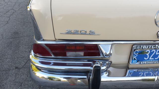 1965 Cream Mercedes-Benz 200-Series Sedan