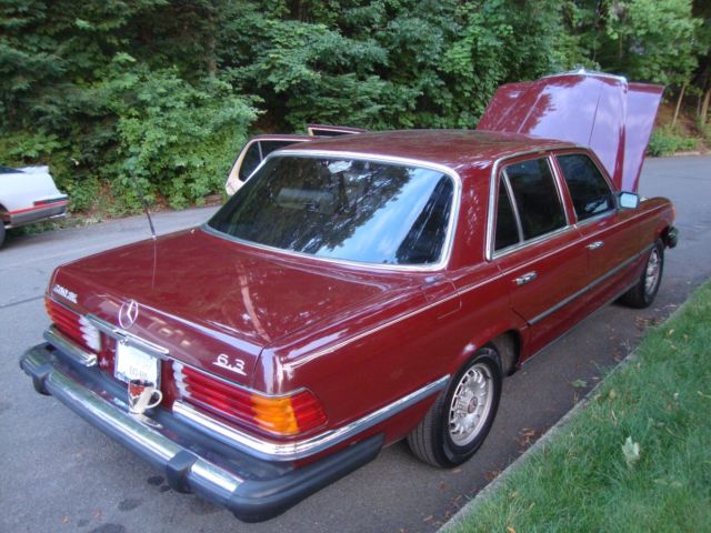 1980 Mercedes-Benz 200-Series
