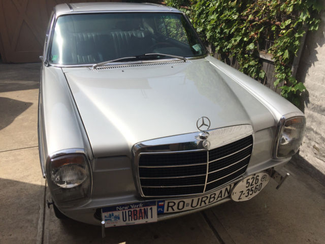 1974 Silver Mercedes-Benz 200-Series Coupe