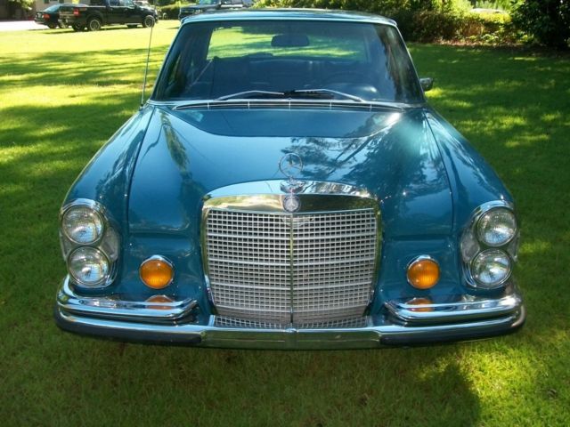 1972 blue Mercedes-Benz 200-Series