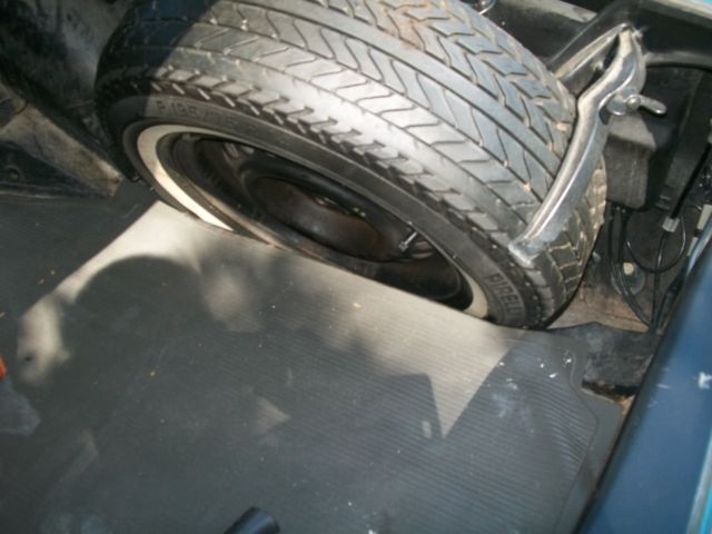 1972 blue Mercedes-Benz 200-Series