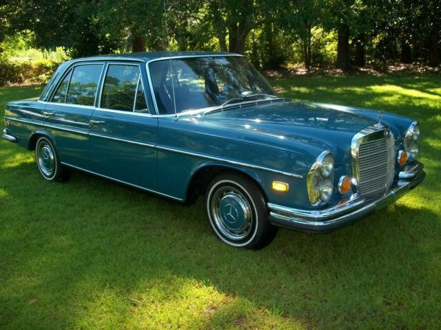 1972 blue Mercedes-Benz 200-Series