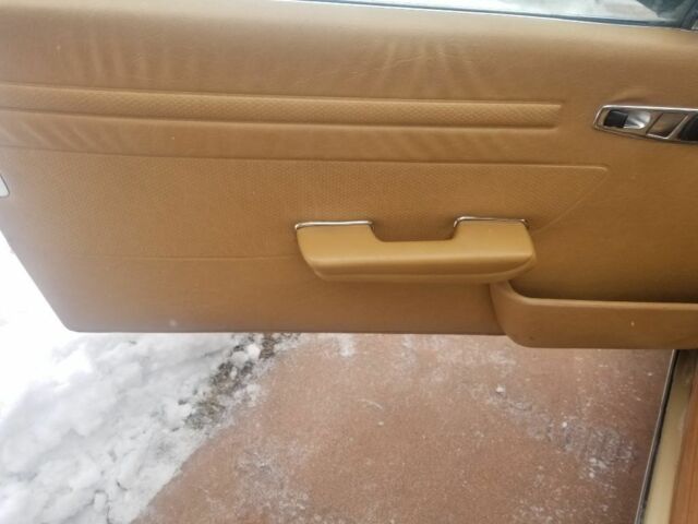 1984 Gold Mercedes-Benz SL-Class Convertible