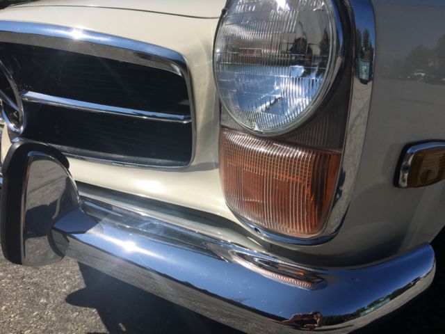 1970 White Mercedes-Benz SL-Class Convertible