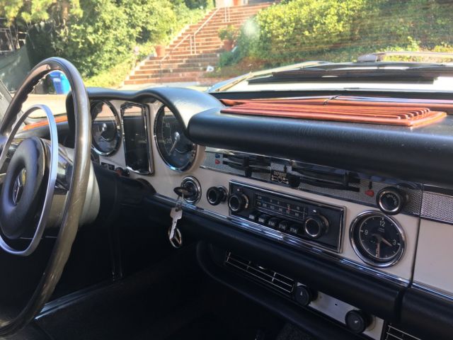 1970 White Mercedes-Benz SL-Class Convertible