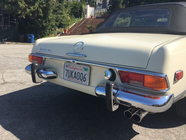 1970 White Mercedes-Benz SL-Class Convertible
