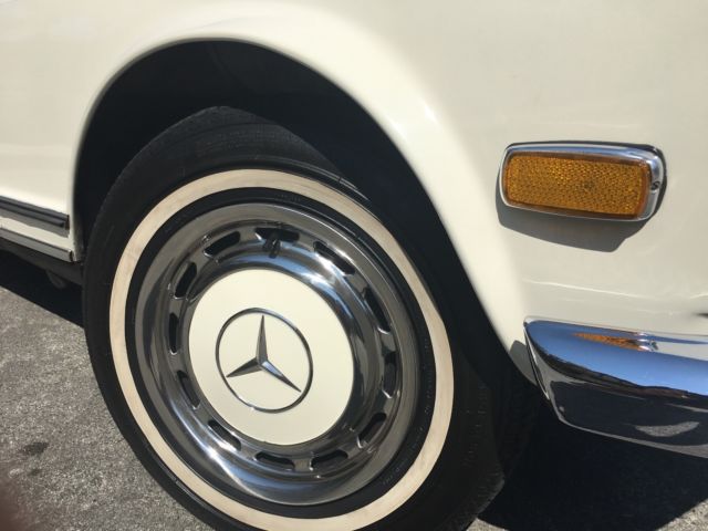 1970 White Mercedes-Benz SL-Class Convertible