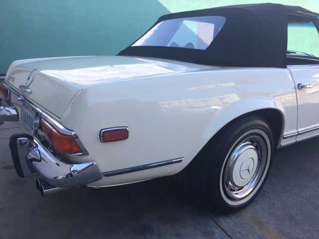 1970 White Mercedes-Benz SL-Class Convertible