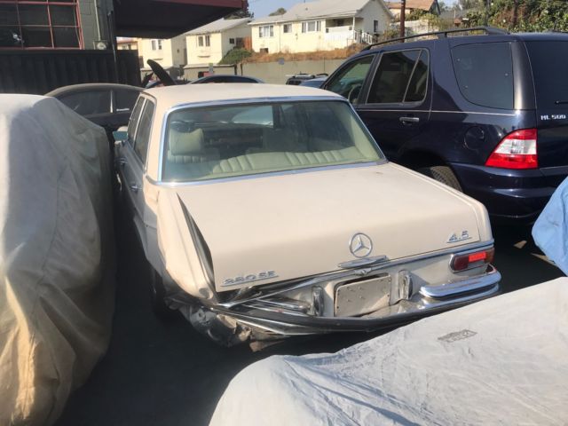 1972 Mercedes-Benz 200-Series Sedan