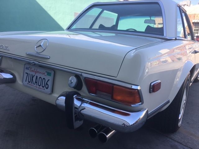 1970 White Mercedes-Benz SL-Class Convertible