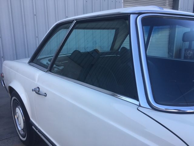 1970 White Mercedes-Benz SL-Class Convertible