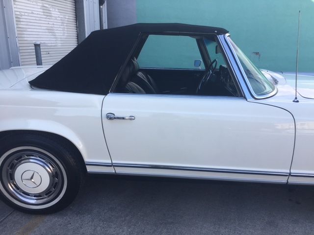 1970 White Mercedes-Benz SL-Class Convertible