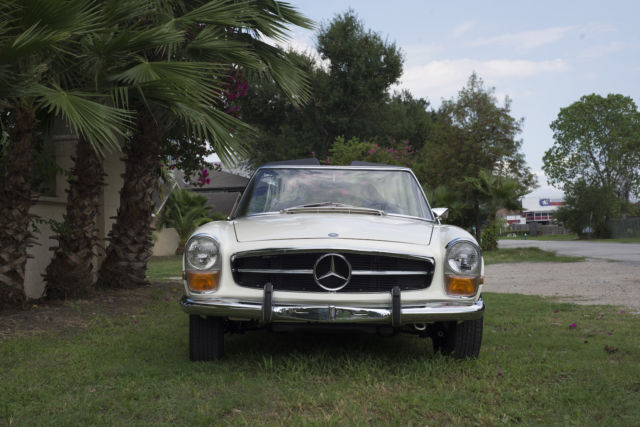 1970 White Mercedes-Benz SL-Class Convertible