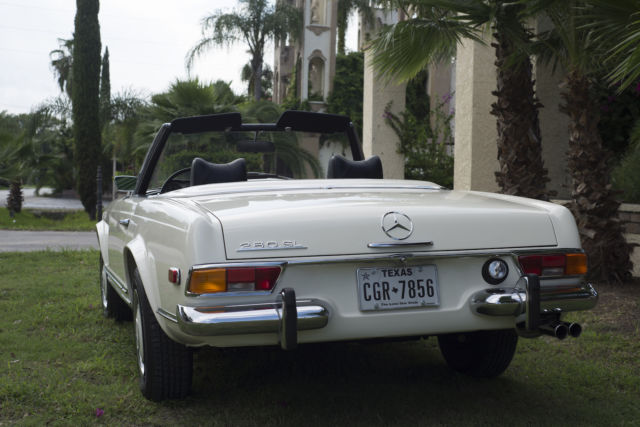 1970 White Mercedes-Benz SL-Class Convertible