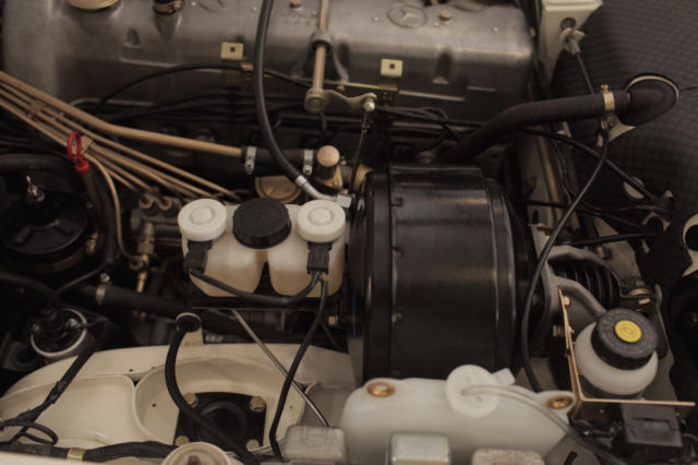 1970 White Mercedes-Benz SL-Class Convertible