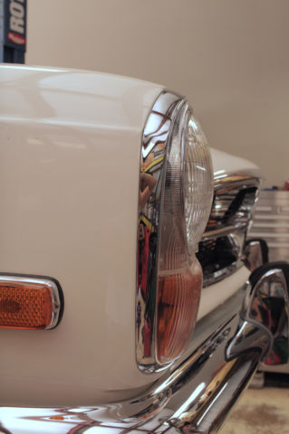 1970 White Mercedes-Benz SL-Class Convertible