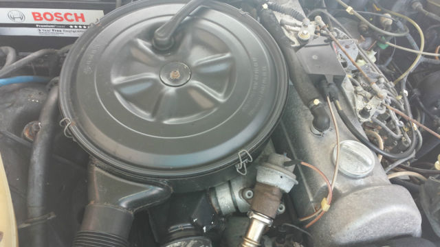 1982 WHITE Mercedes-Benz 300-Series Coupe