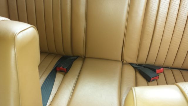 1982 WHITE Mercedes-Benz 300-Series Coupe