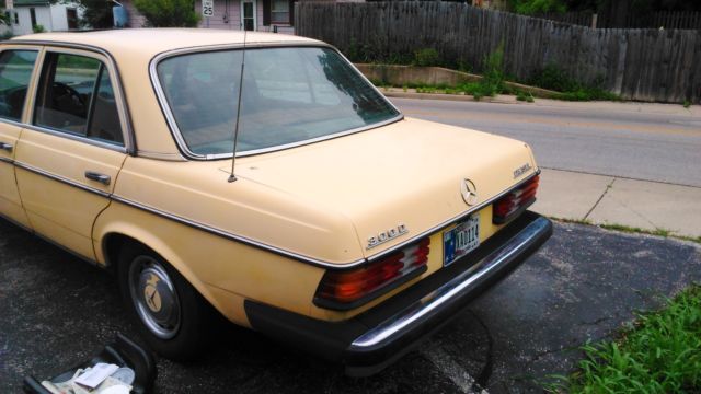 1977 Yellow Mercedes-Benz 300-Series Sedan