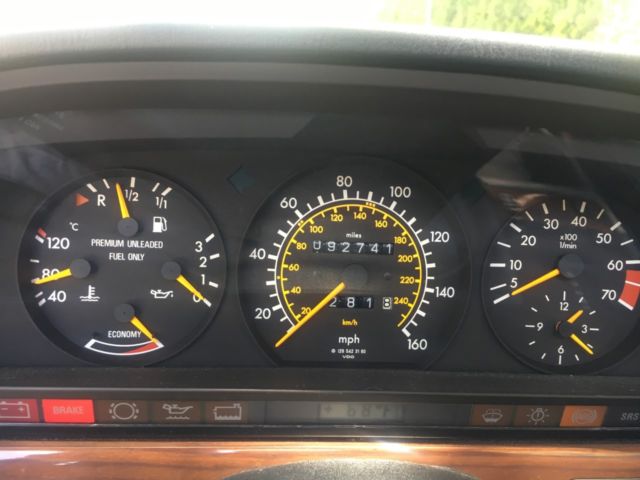 1992 Gray Mercedes-Benz 300-Series Sedan