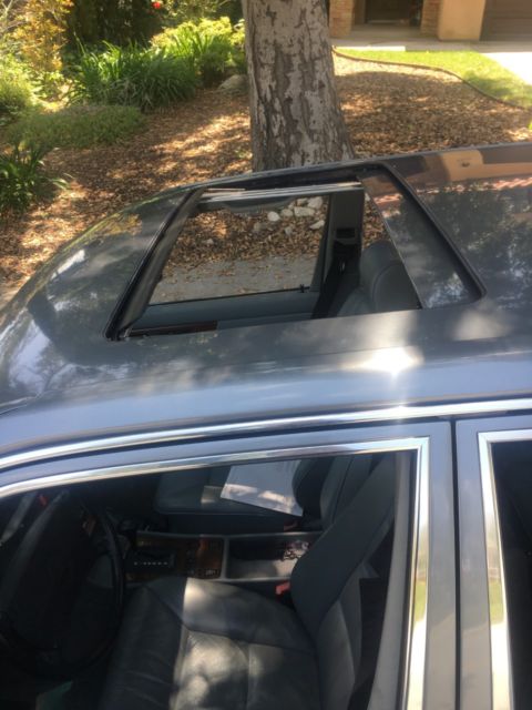 1992 Gray Mercedes-Benz 300-Series Sedan