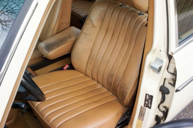 1985 Light Ivory Mercedes-Benz 300-Series Wagon