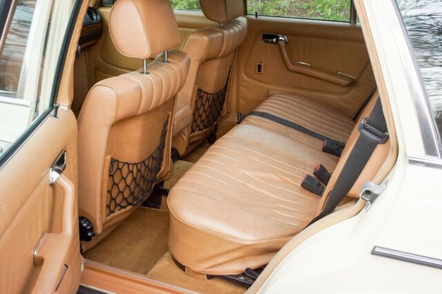 1985 Light Ivory Mercedes-Benz 300-Series Wagon