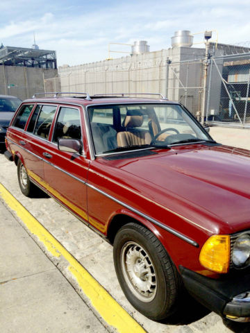 1984 orient red Mercedes-Benz 300-Series Wagon