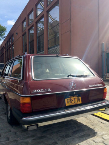 1984 orient red Mercedes-Benz 300-Series Wagon