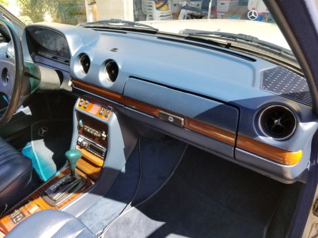 1985 Silver Mercedes-Benz 300-Series Wagon