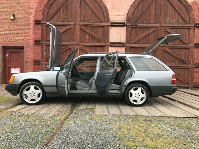 1989 Gray Mercedes-Benz 300-Series Wagon