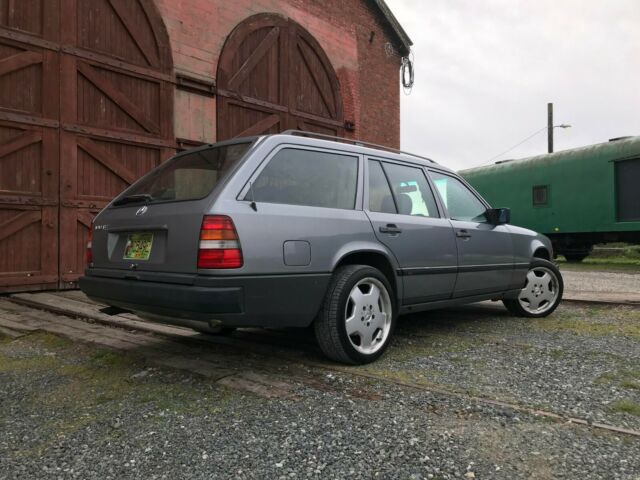 1989 Gray Mercedes-Benz 300-Series Wagon