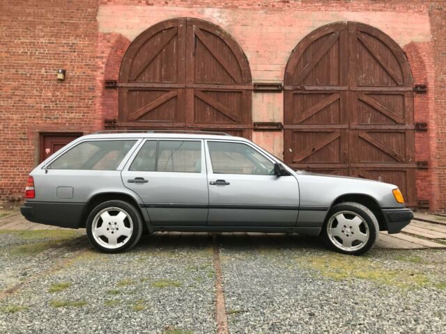 1989 Gray Mercedes-Benz 300-Series Wagon