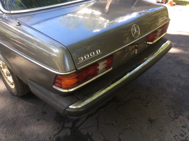 1980 Gray Mercedes-Benz 300-Series Sedan