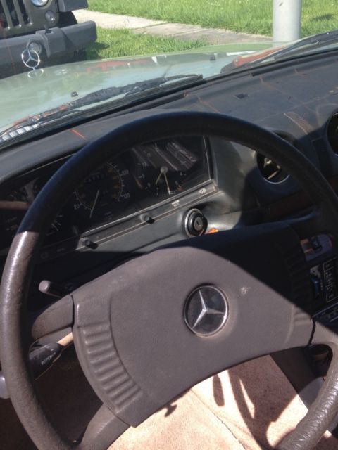 1979 Green Mercedes-Benz 300-Series Sedan