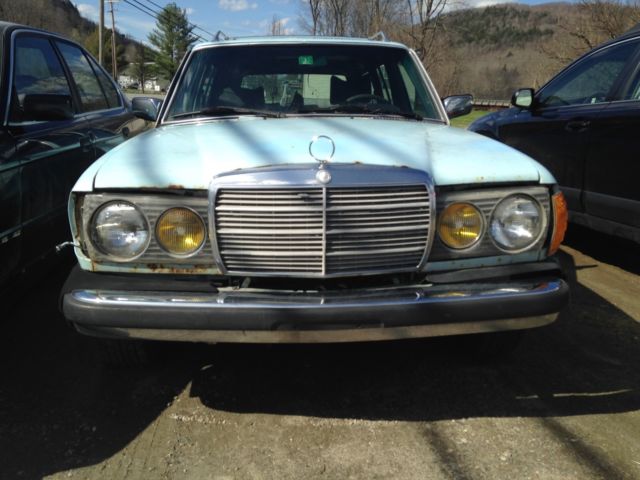 1979 Blue Mercedes-Benz 300-Series Wagon